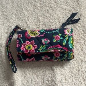 vera bradley smartphone wristlet
